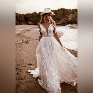 RISH “Chloe” Wedding Dress size 0 BRAND NEW ivory 💍SALE💍